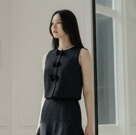 6591B - Round Neck Vest Crop with little bow graphic