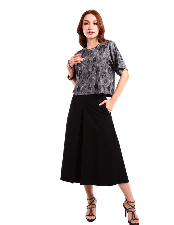 6173K - Front Pleated High-Waisted Skirt