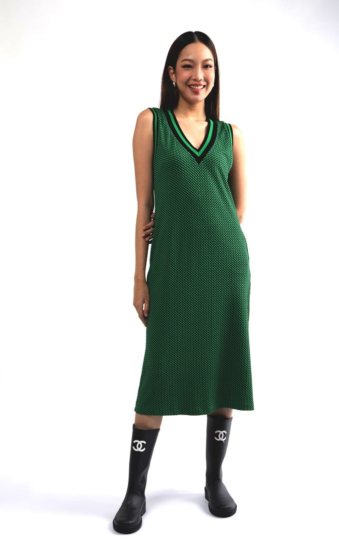 6177D - V-Neck Sleeveless Shift Dress Graphic Weaved
