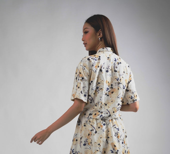 6329B - Swan Necked Short Sleeves Blouse