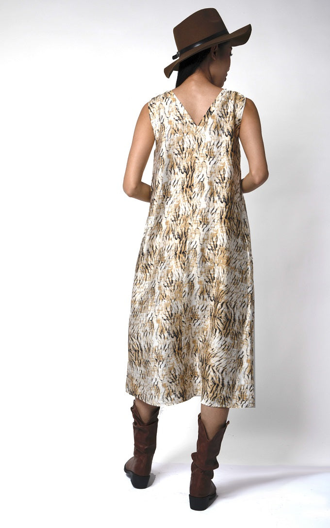 6333D - Round Neck Sleeveless Shift Dress Tiger Stripes