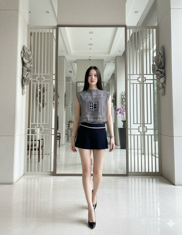 6473B - Wide-Neck Sleeveless Illusion Blouse