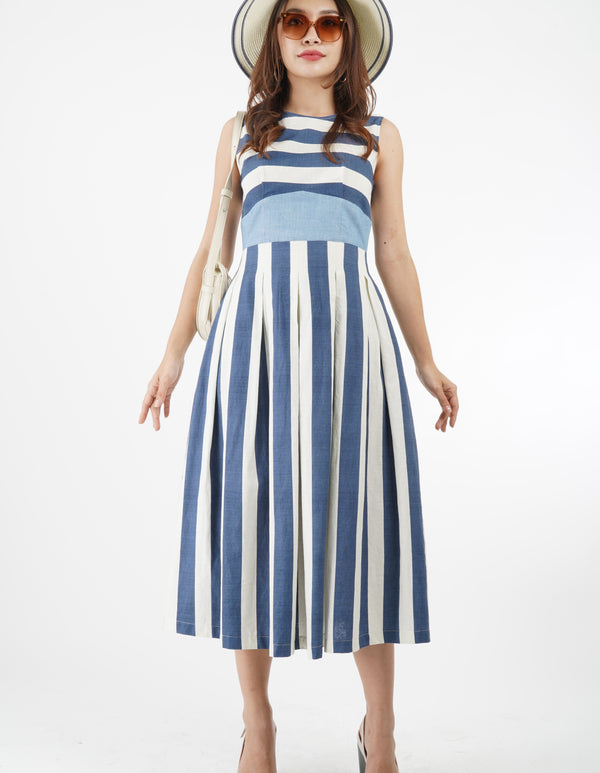 5868D - Empire Pleated Round Neck Midi Dress sleeveless