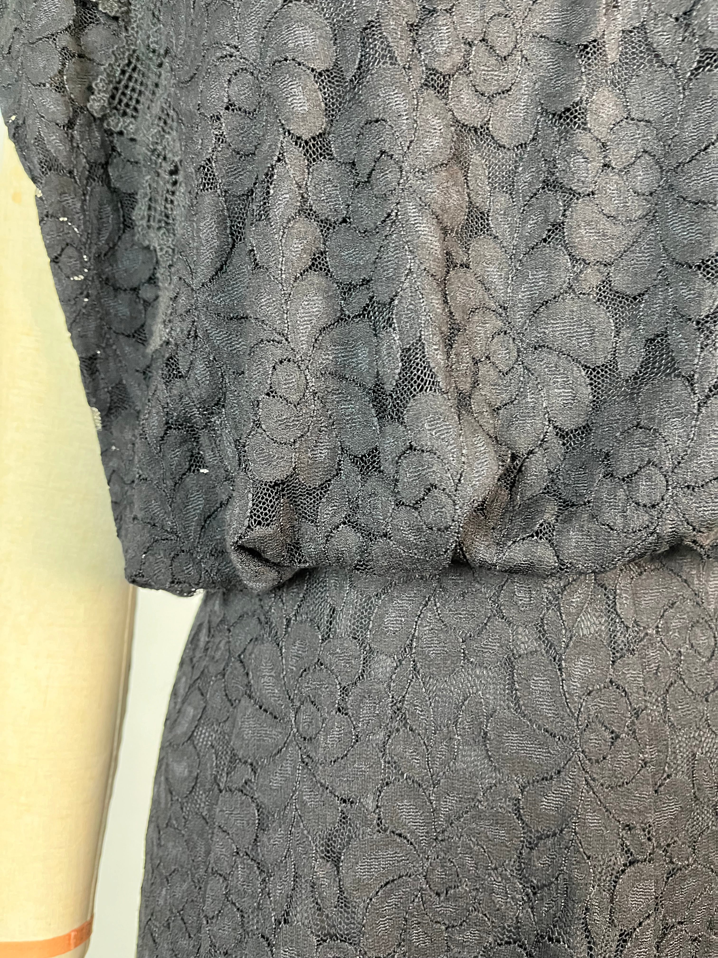 6599B - Round-Neck Flower Lace Blouse with Butterfly sleeves