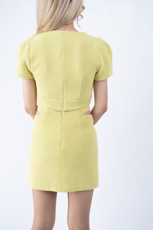 5358K-Yellow miniskirt,cut-out waist, front pockets and buttons.