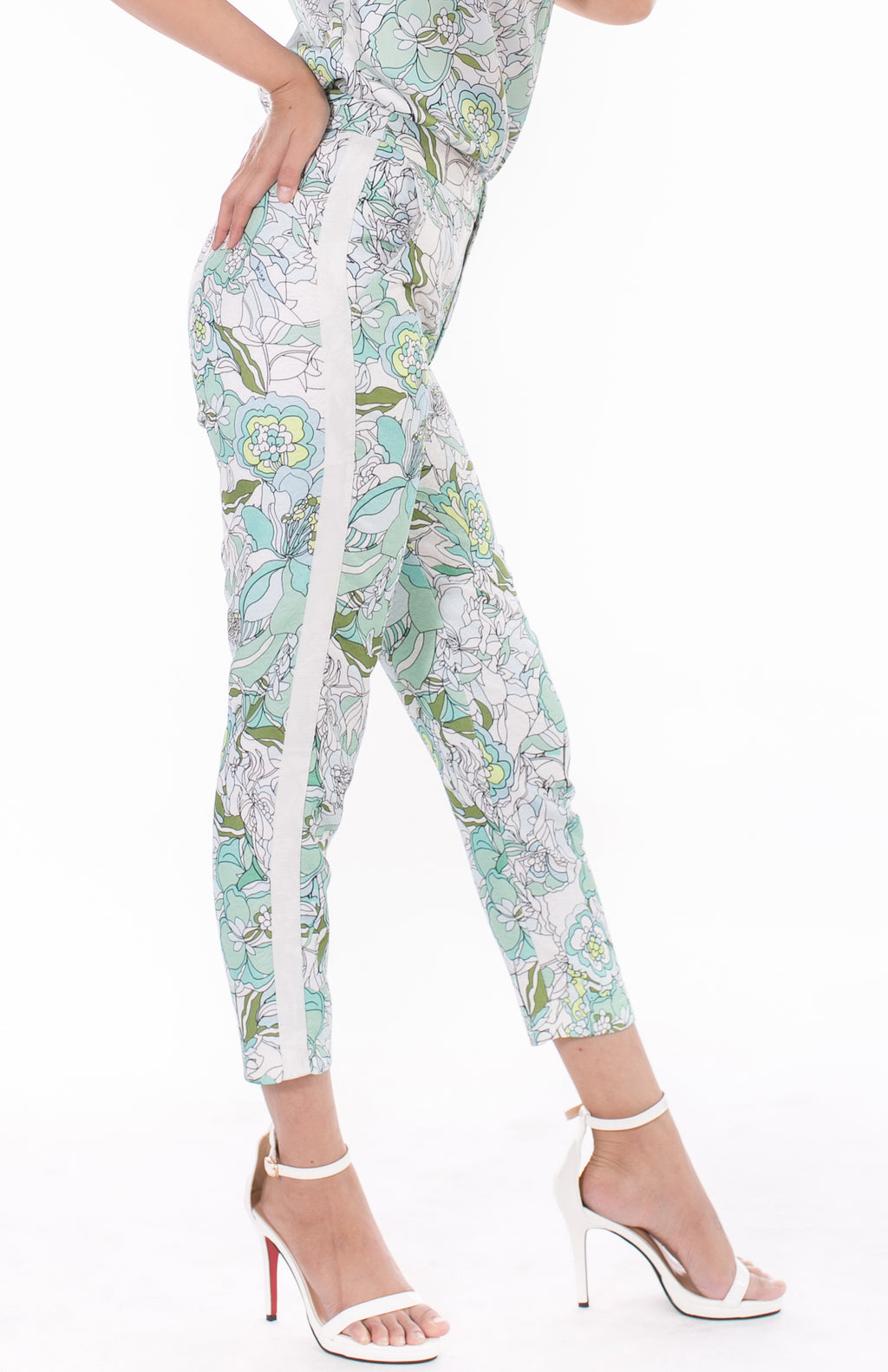 6037P Slim Fit Crop Capri With Jacquard Printed Racing Stripe  Pants