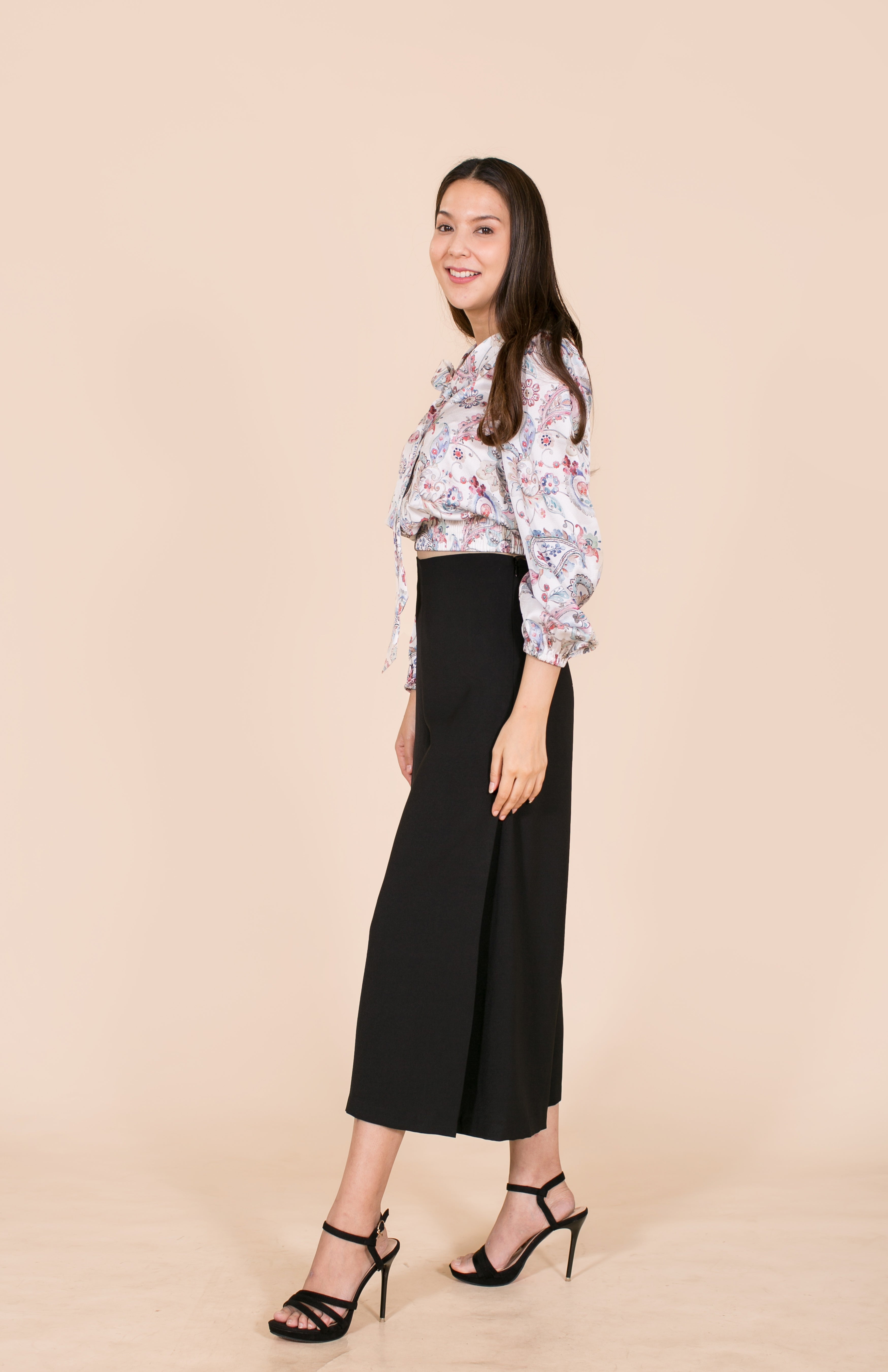 6029B Bow Tie Long Sleeve Crop Blouse With Satin Printed Paisley