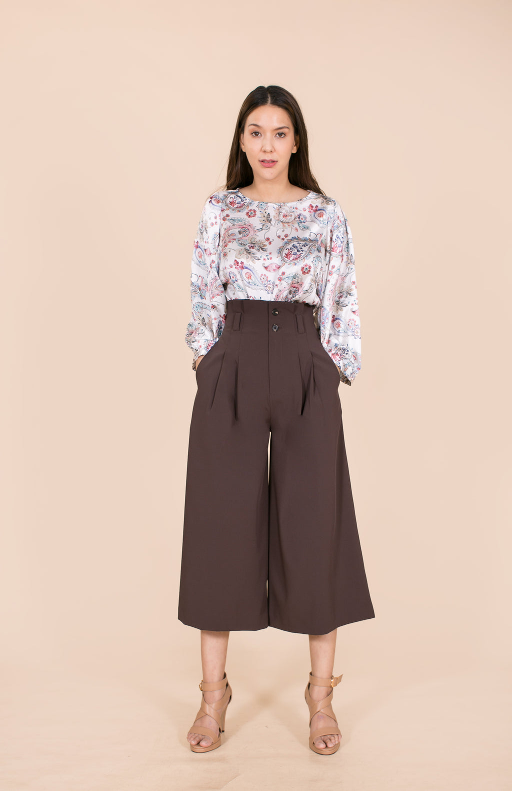 6030B Round Neck Puffed Sleeve Satin Printed Paisley Blouse
