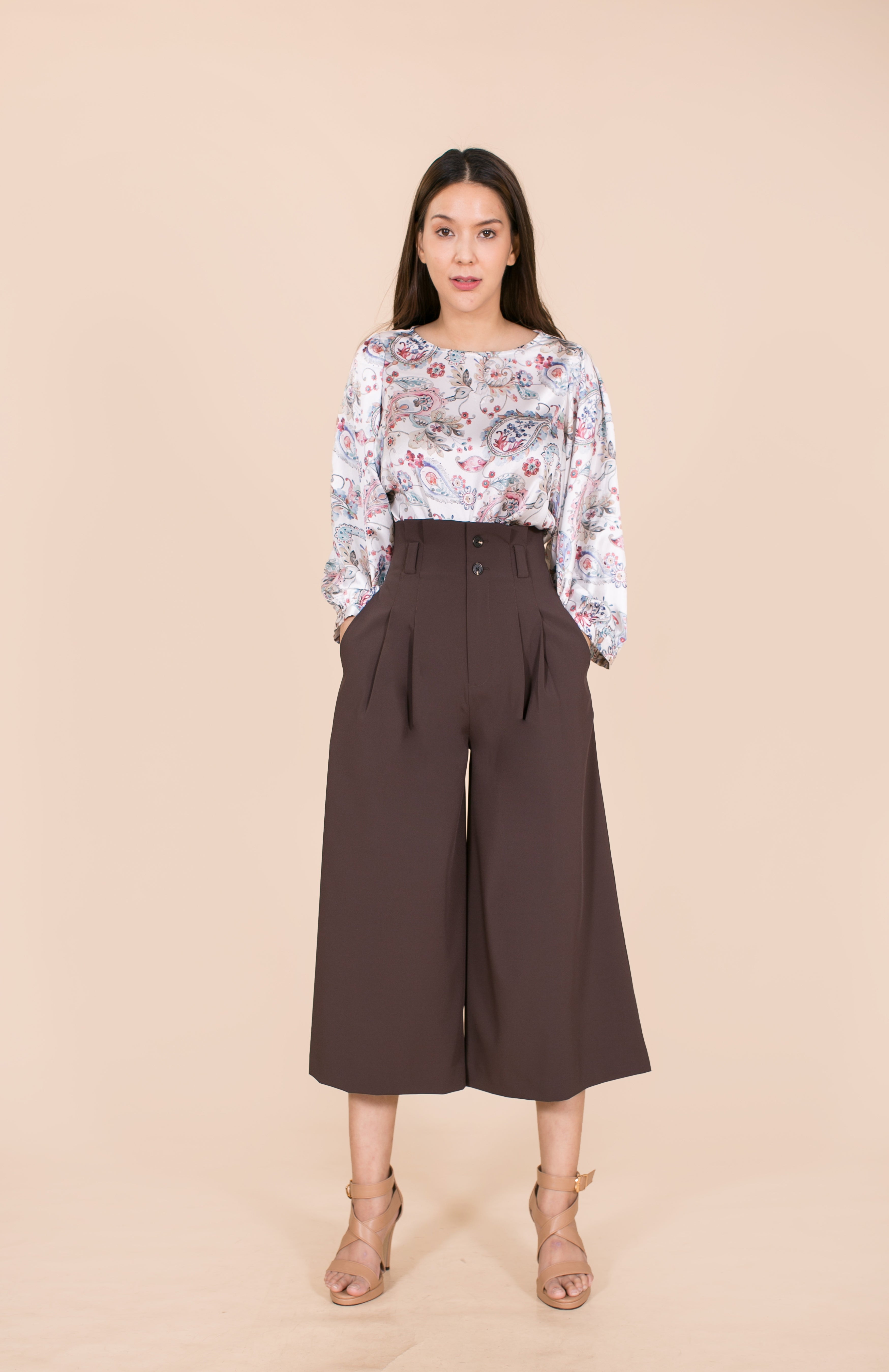 6030B Round Neck Puffed Sleeve Satin Printed Paisley Blouse