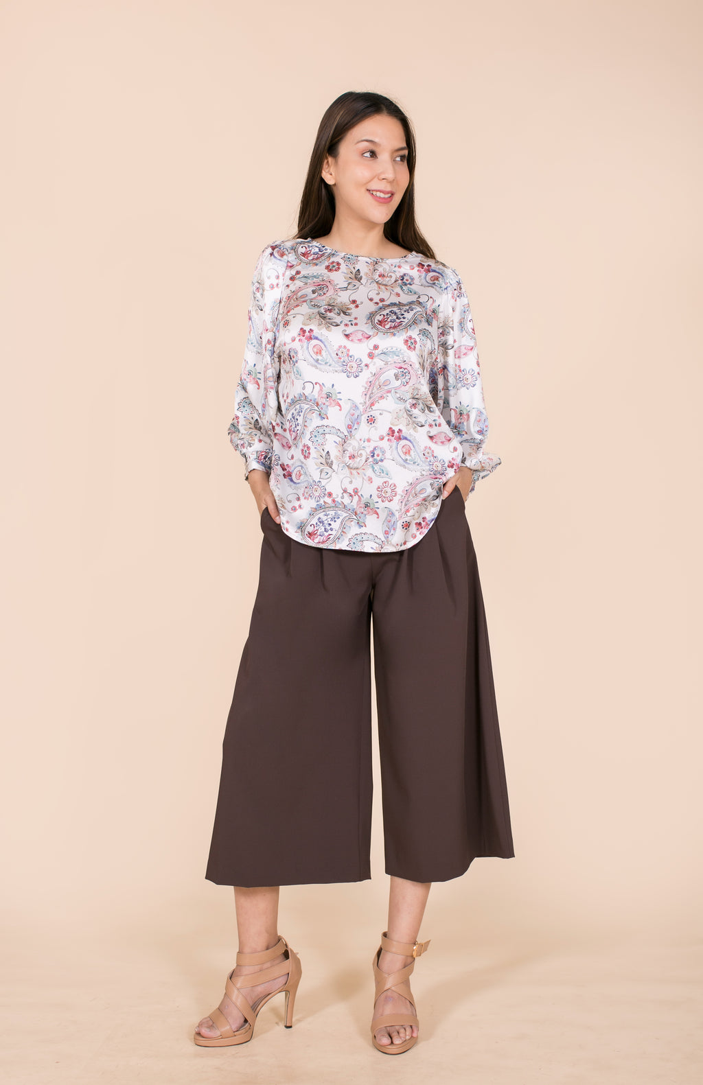 6030B Round Neck Puffed Sleeve Satin Printed Paisley Blouse