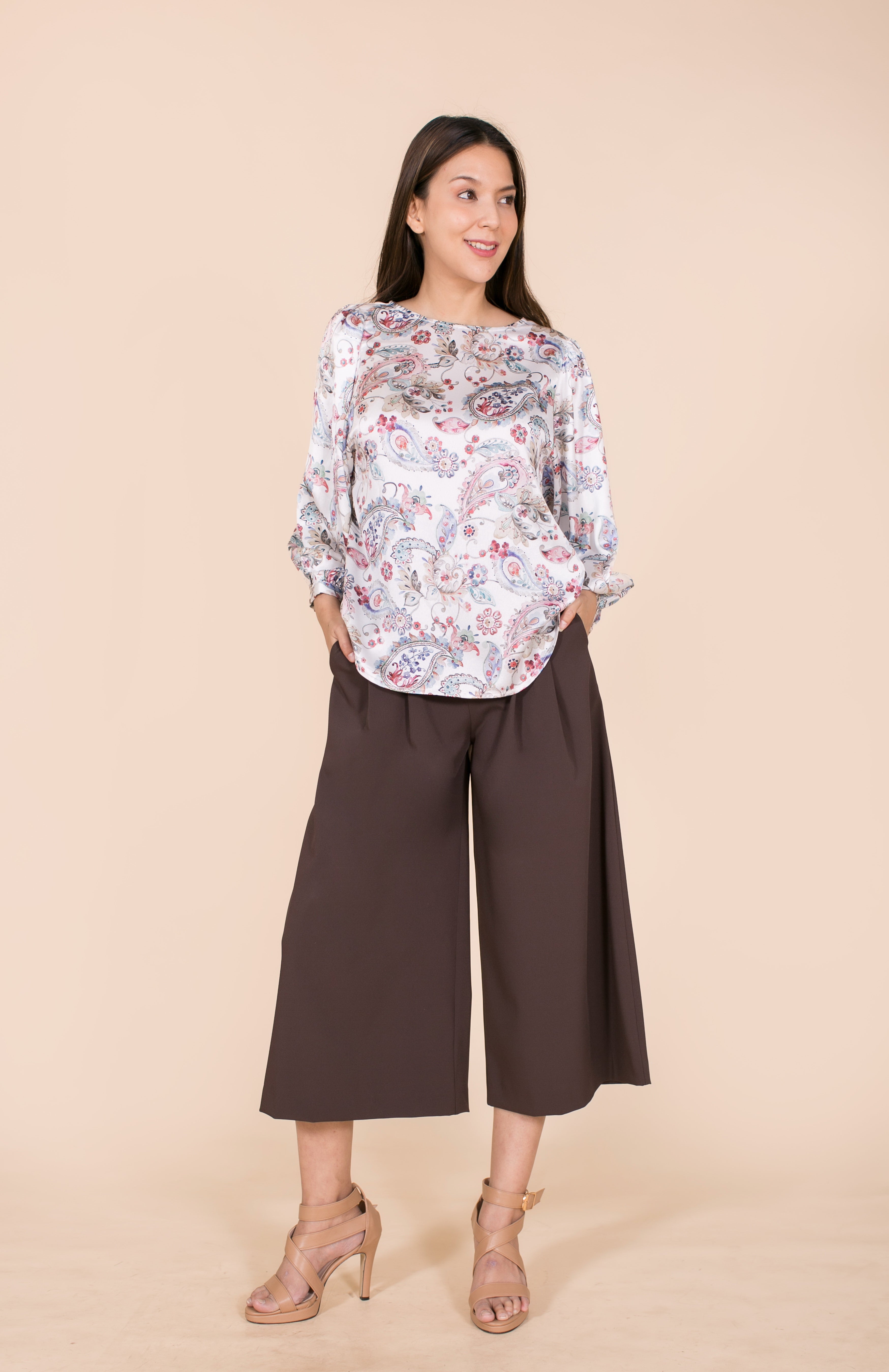 6030B Round Neck Puffed Sleeve Satin Printed Paisley Blouse